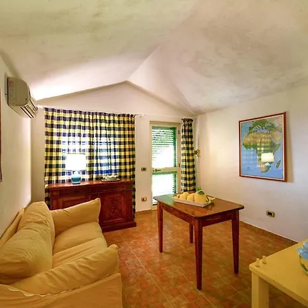 Casa Orto Nyaraló Capo Vaticano